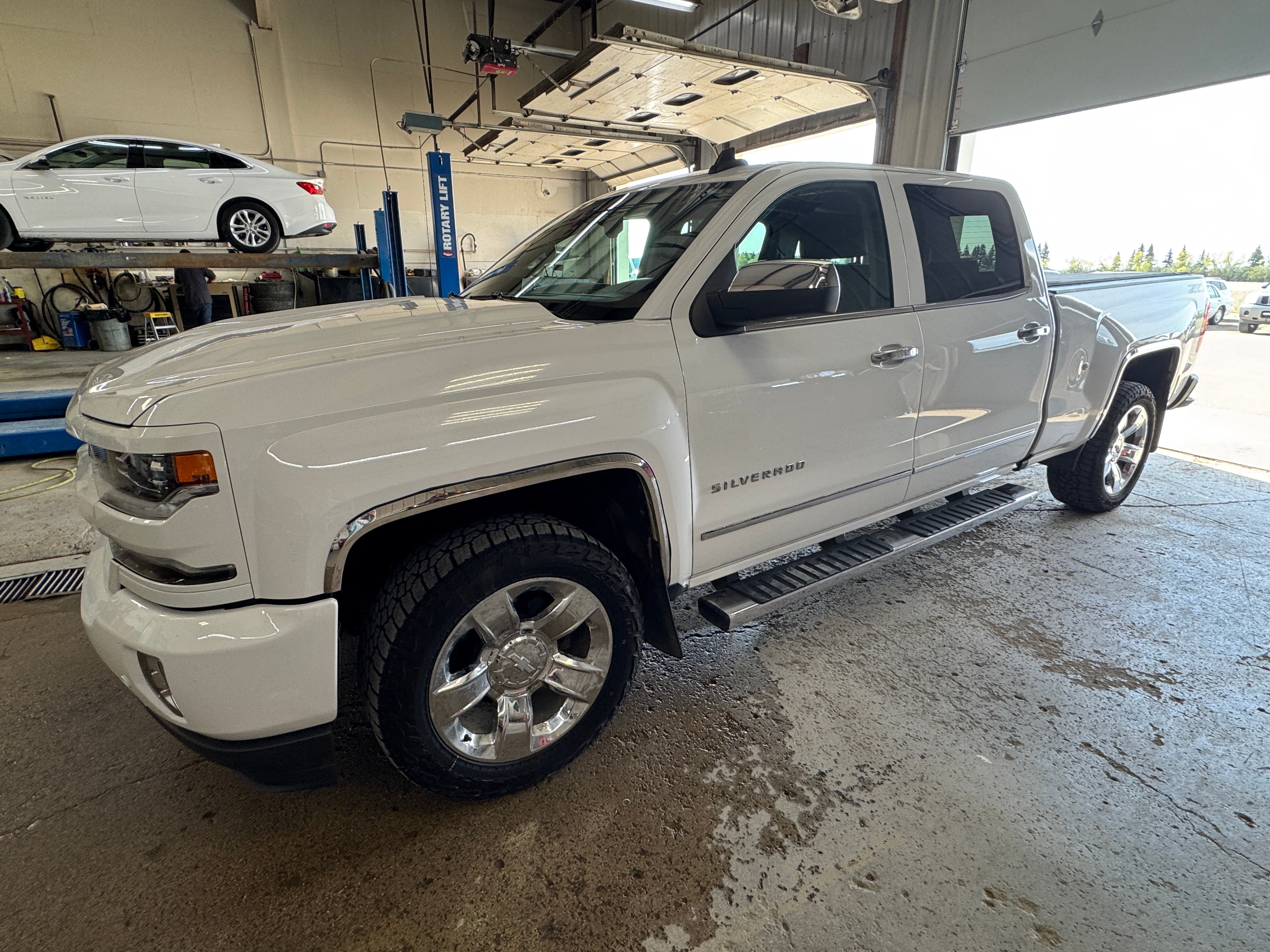2018 Chevrolet Silverado 1500 — interior view