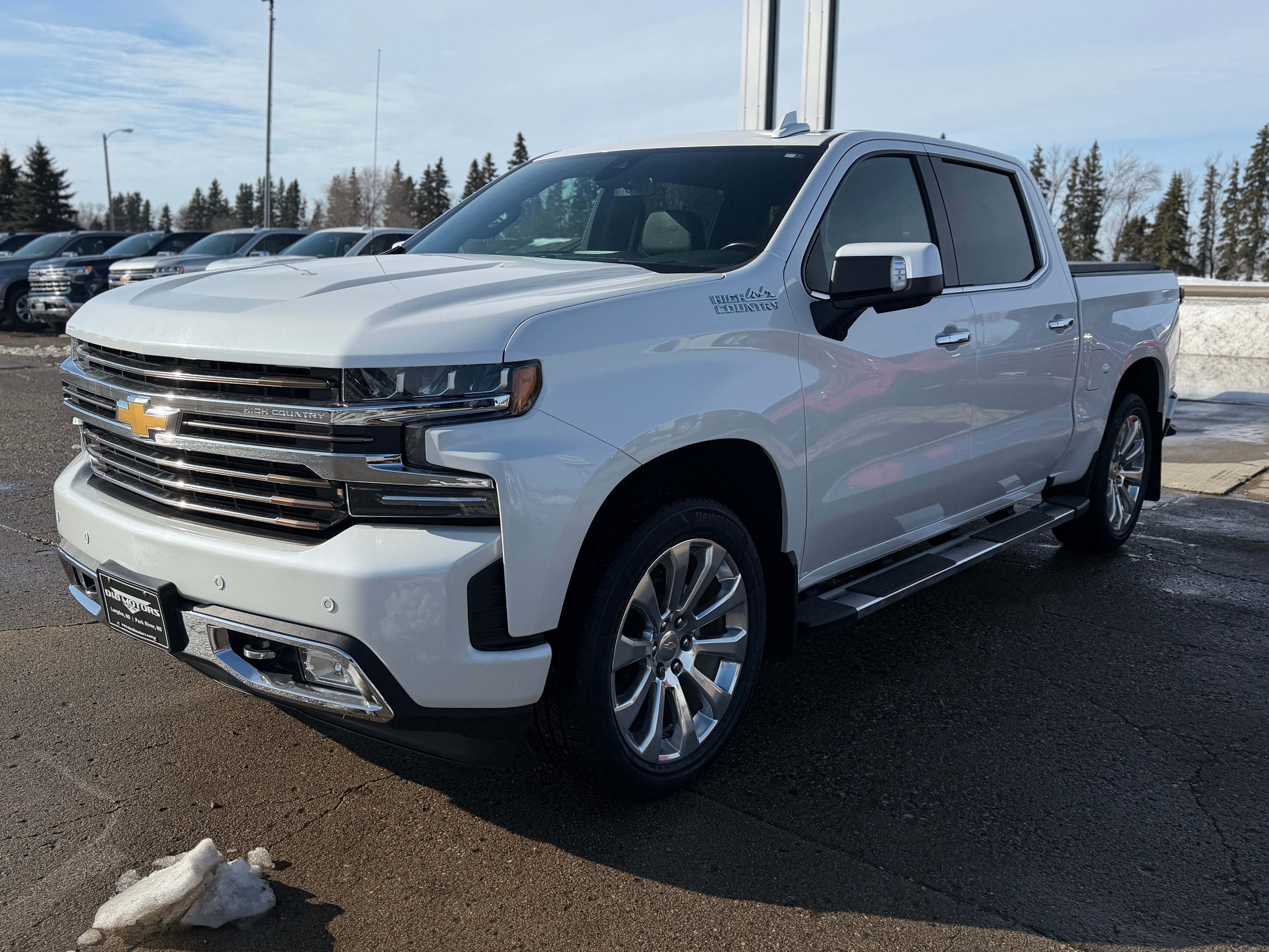 2020 Chevrolet Silverado 1500 High Country in Iridescent Pearl Tricoat — front three-quarter view