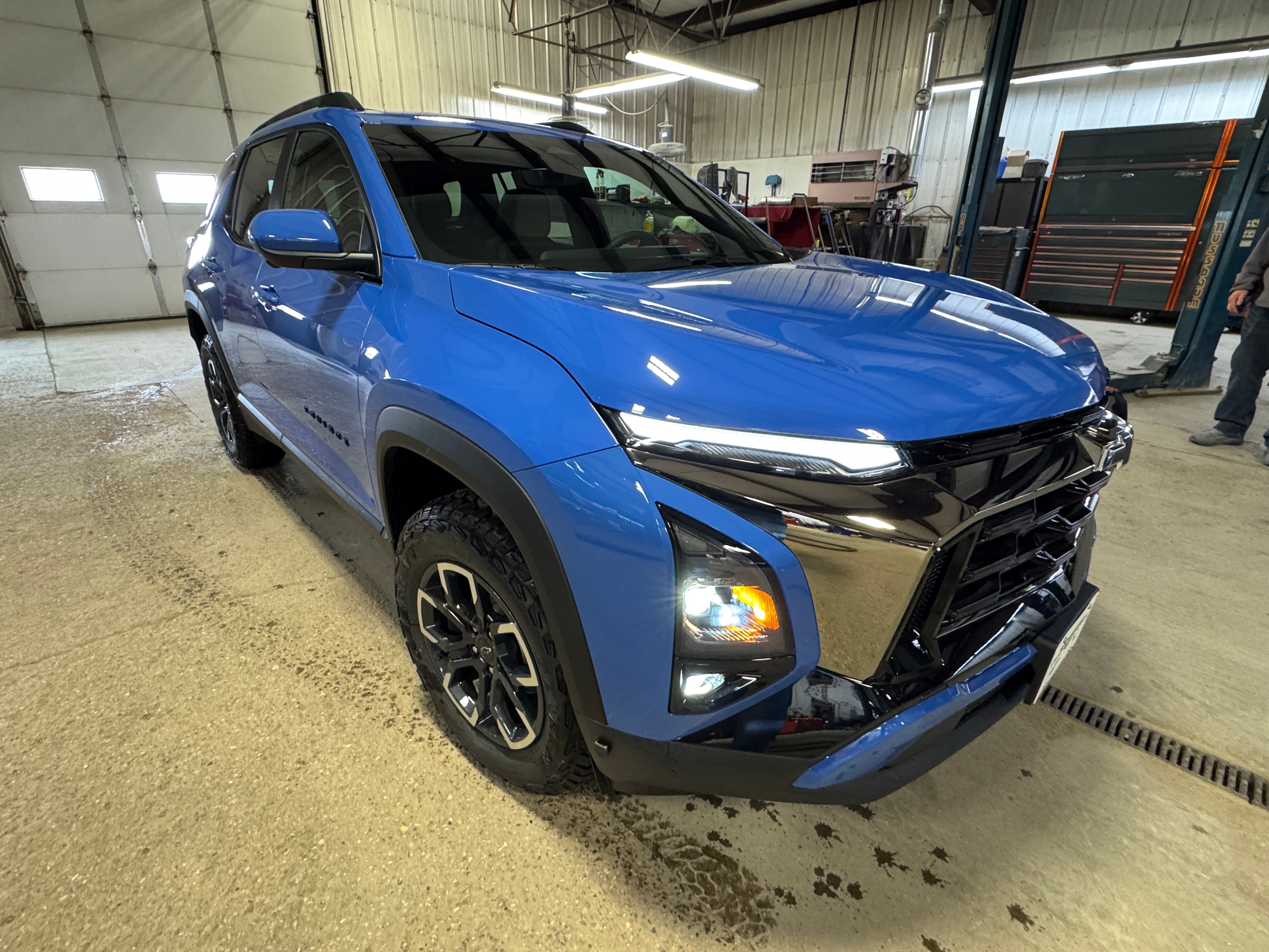 2026 Chevrolet Equinox ACTIV in Reef Blue Metallic — front three-quarter view