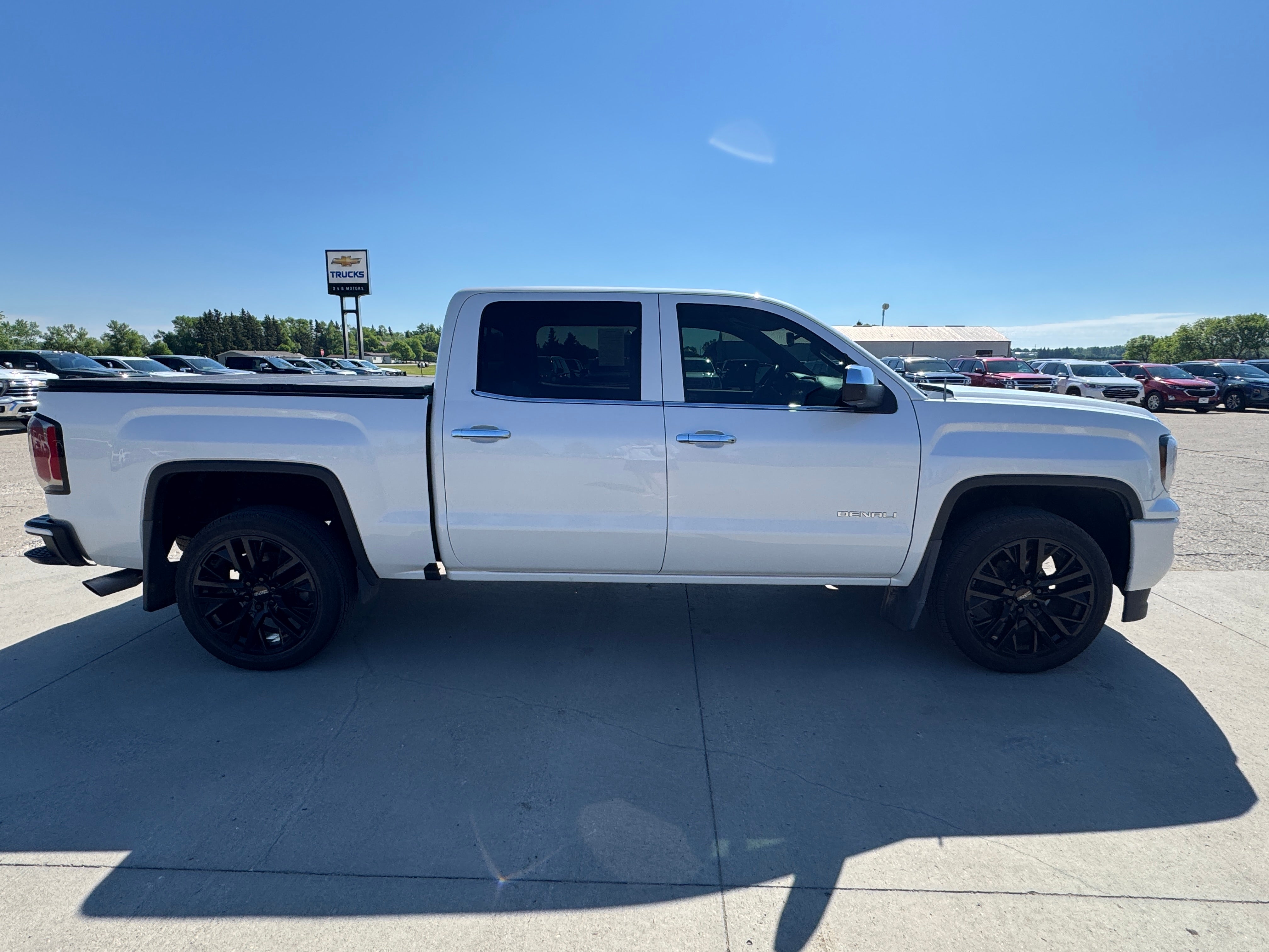2017 GMC Sierra 1500 — side profile view