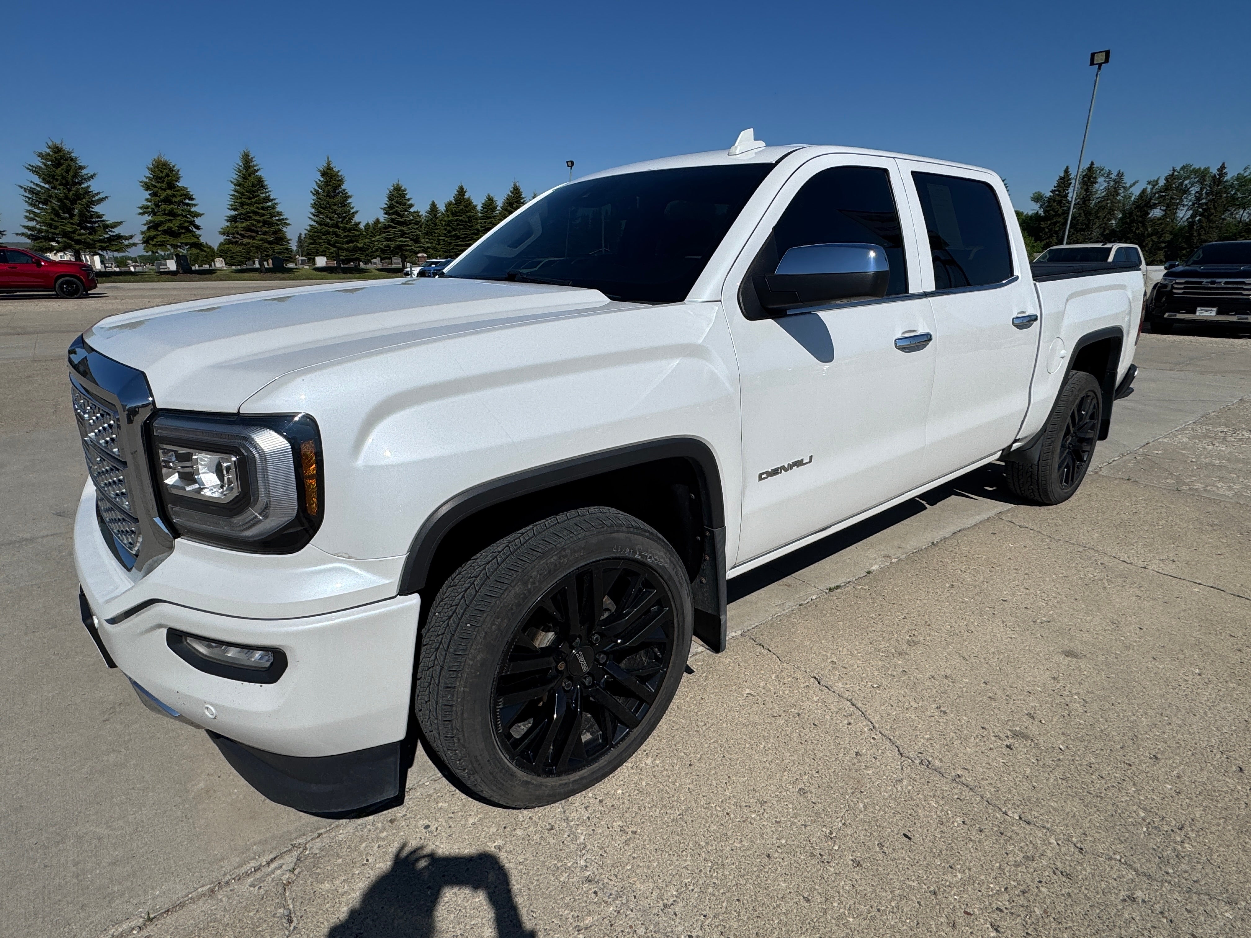 2017 GMC Sierra 1500 — interior view