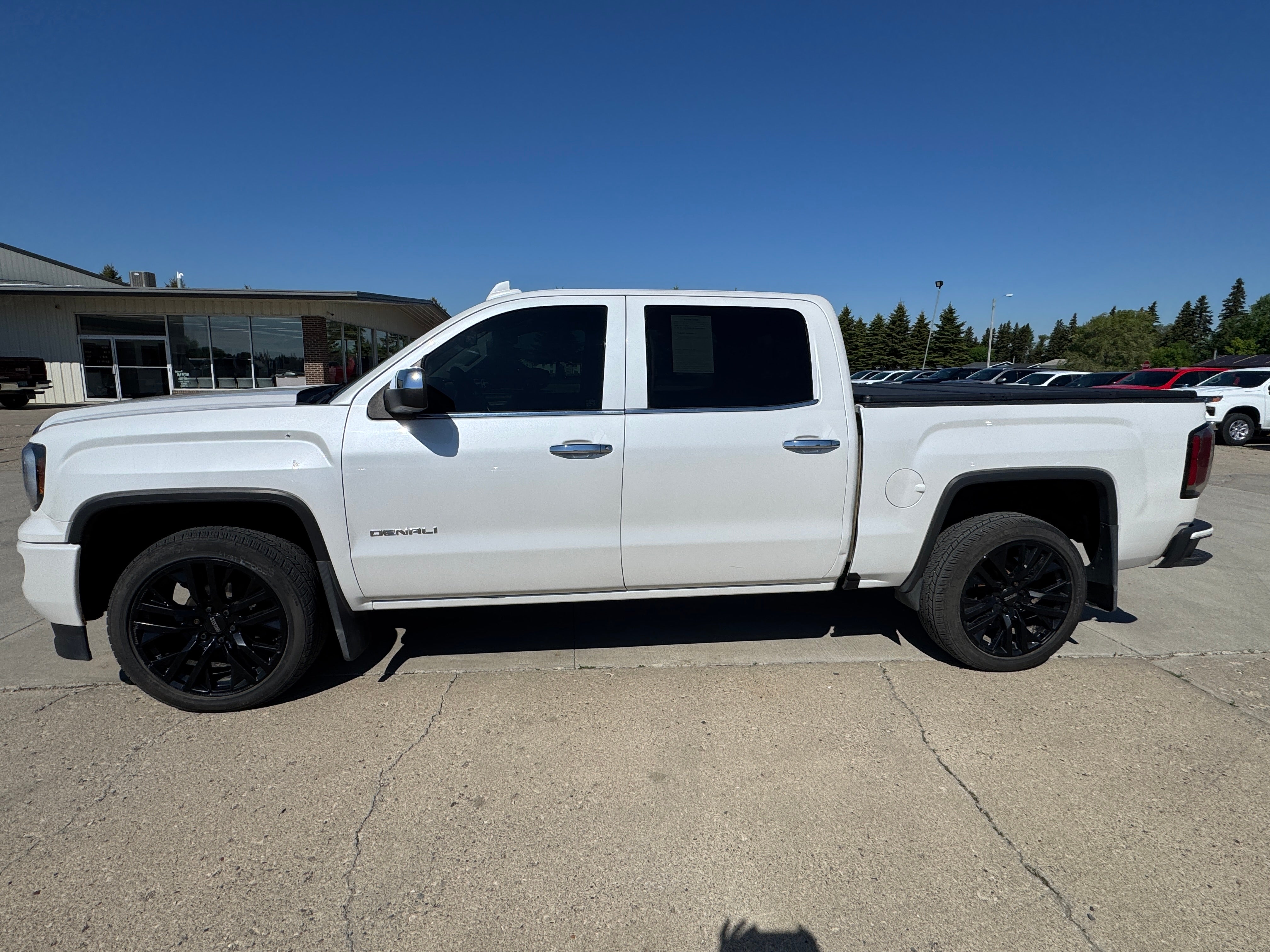 2017 GMC Sierra 1500 — detail view